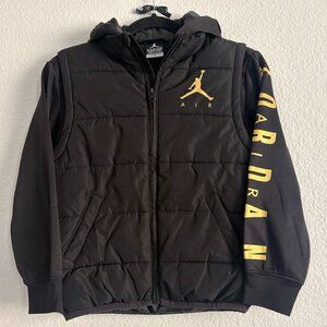 Air Jordan Boys Black & Gold Therma-Fit Puffer Jacket Size Small 8-10 Years Old